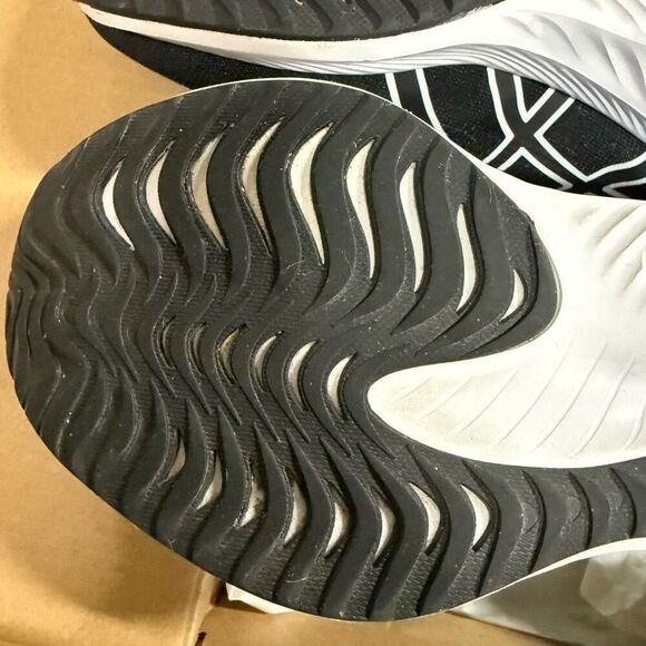 Asics Gel Excite 10 Black White Running Shoes Sneakers 5.5 Wide - Picture 6 of 7